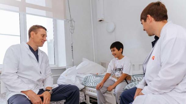 В Новосибирске врачи 10 часов спасали ребёнка из Киргизии от эндокардита