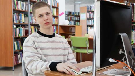 Студент из омского вуза разрабатывает трикотаж для лечения опасной болезни