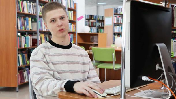 Студент из омского вуза разрабатывает трикотаж для лечения опасной болезни