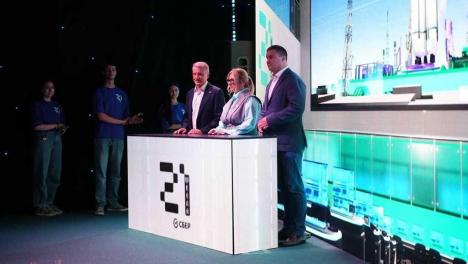 Губернатор Хоценко и Герман Греф открыли новый кампус «Школы 21» в Омске