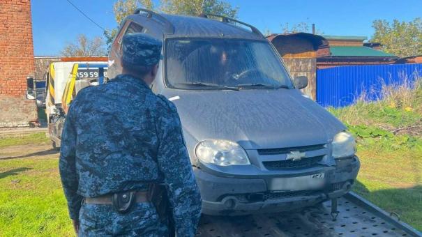 Из-за миллионного долга житель Новосибирской области лишился машины