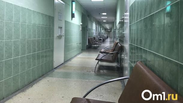 Омичам рассказали, как плановые медосмотры в школе позволяют сэкономить