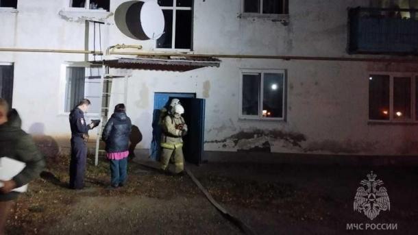 Эвакуировались 15 жильцов: в омском доме загорелся электрощиток