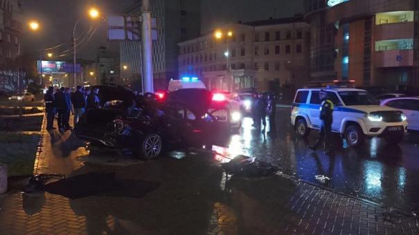 Смертельное ДТП в центре Новосибирска: водитель погиб, трое в больнице