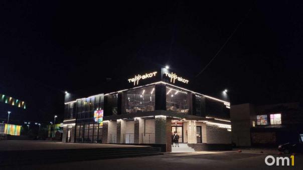 В Омске в техническом режиме заработал ресторан у Цирка