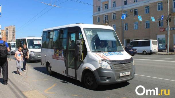 ПП‑8 направило автобусы на помощь в ремонте теплосетей Омска