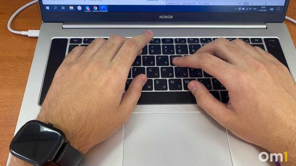Мошенники устраивают целые спектакли для обмана омичей