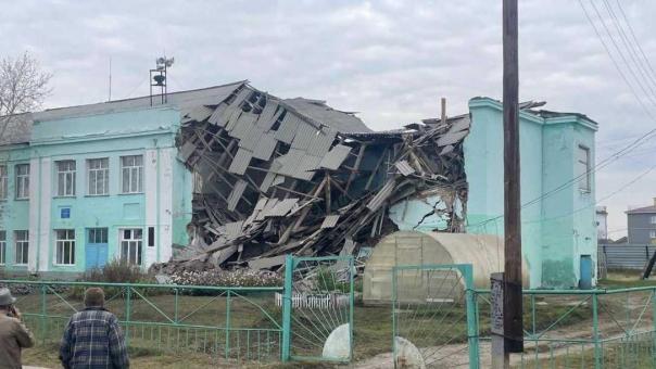 Рухнувшую школу в Татарске под Новосибирском решено полностью снести