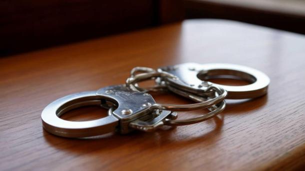 Полиция Новосибирска разыскивает подозреваемых в стрельбе в отеле