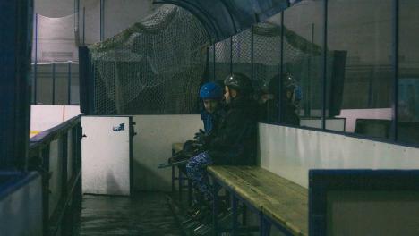 «Трус не играет в хоккей!» — власти назвали места, где зальют хоккейные коробки в Новосибирске