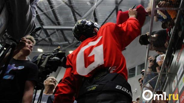 Дебют закончился наказанием: защитник «Авангарда» дисквалифицирован