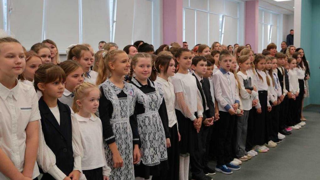 «Это новый День рождения». Сергей Шелест и Владимир Корбут открыли 82-ю школу после капремонта