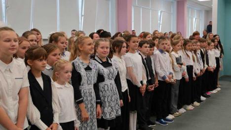 «Это новый День рождения». Сергей Шелест и Владимир Корбут открыли 82-ю школу после капремонта