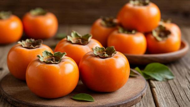 Диетолог Пристанский: хурма в морозилке за 3 часа станет слаще