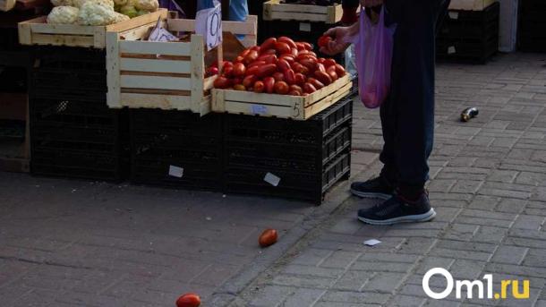 В Омске обнаружили тонну овощей на несанкционированной торговой точке