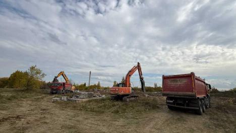 Под Омском продолжается снос старого здания аэропорта «Фёдоровка»