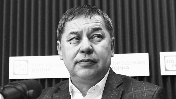 Мэр Новосибирска почтил память главы Ленинского района Александра Гриба