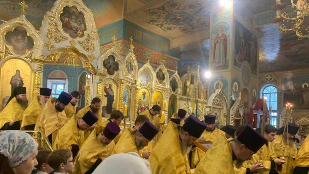 В Новосибирск прибыла честная глава святителя Иннокентия