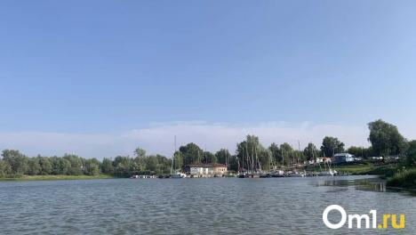 Рыбаков, севших на мель в Омске, пришлось спасать сотрудникам МЧС