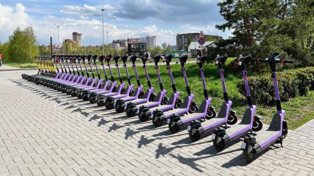 Омичам рассказали, сколько длилась самая долгая поездка на электросамокате в городе