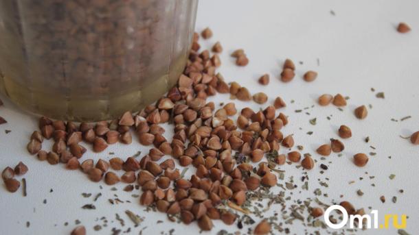 В Омске распространился фейк об ограничении продажи гречки