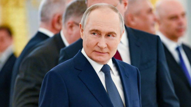 Новосибирские артисты стали массово писать стихи ко дню рождения Путина