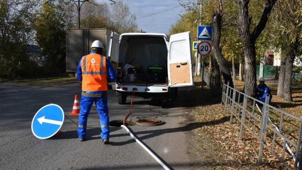 Омичам, которые игнорируют водоканал, начали отключать холодную воду