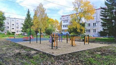 В Омском районе продолжаются работы по содержанию и благоустройству территорий