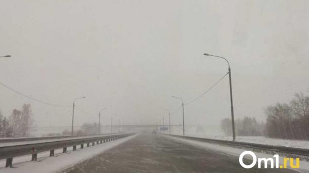 Дорожные службы Новосибирской области перевели технику на усиленный режим работы