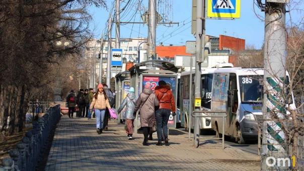 Полиция ищет пассажиров маршрутки, на которую напал омич с молотком