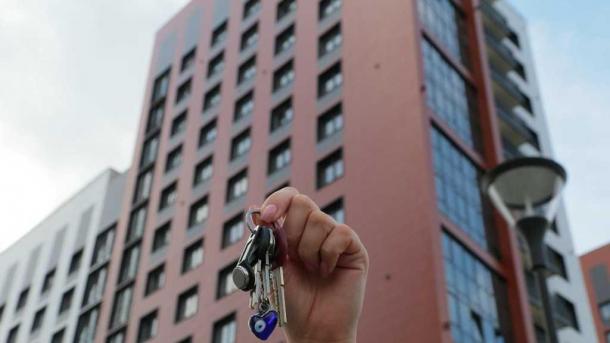 На омском Левобережье сдали высотку переменной этажности