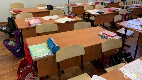 Омичам рассказали, когда закрывают школы на карантин
