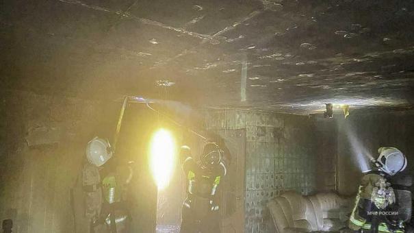 В Омске на Левобережье горел частный дом — при пожаре погиб мужчина