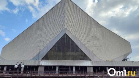 Шубы, Ротару и «Авангард»: каким помнят омичи СКК Блинова до реконструкции?