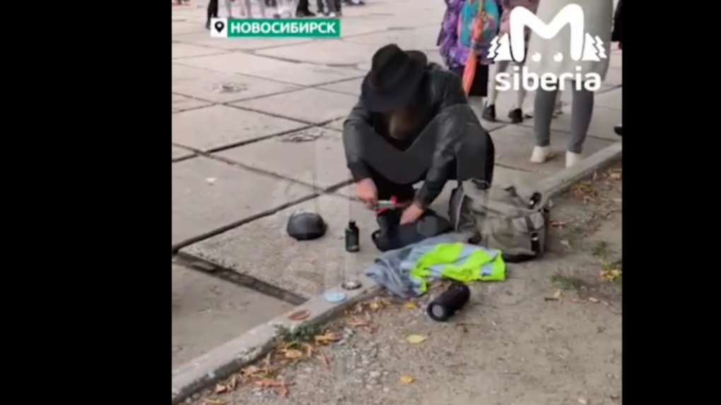 В Следкоме рассказали о судьбе мужчины с ежом, которого задержали 1 сентября в Новосибирске