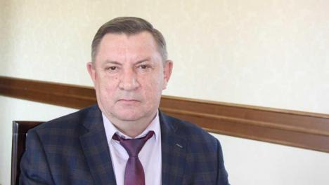 Глава Кормиловского района подозревается в мошенничестве и фиктивном трудоустройстве