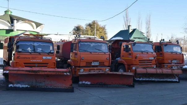 В Омске заключили контракты на аренду техники на случай мощных снегопадов