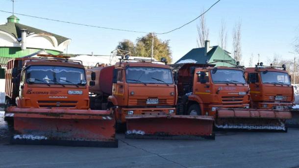 В Омске заключили контракты на аренду техники на случай мощных снегопадов