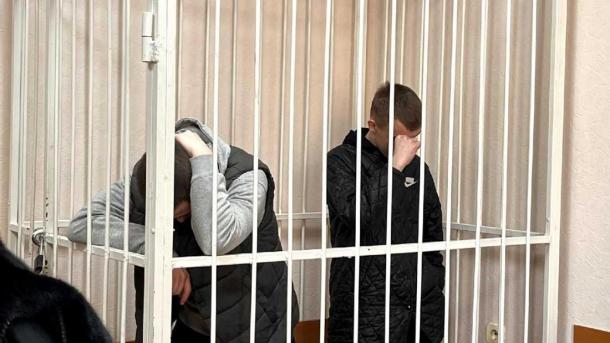 Похитившие 17-летнюю дочку судьи новосибирцы попросили перенести их дело в Барнаул