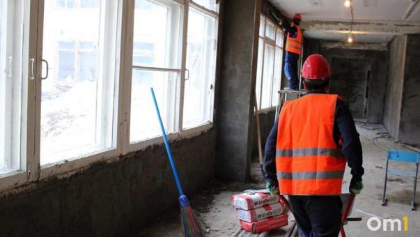 В Омской области планируют повысить стоимость трудового патента для иностранных граждан