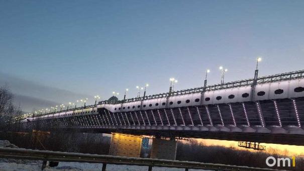 «Мост тысячелетия»: двадцать лет назад в Омске открылся Метромост. Что об этом писали газеты?