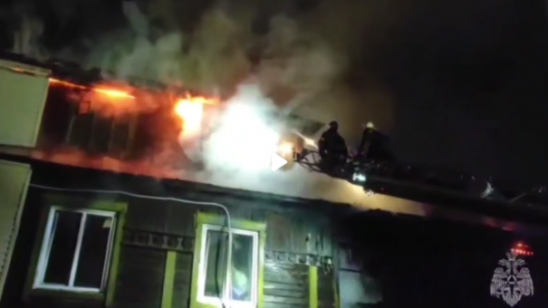 Пожар в Ленинском районе Новосибирска унес жизни трех человек и уничтожил 600 кв. метров