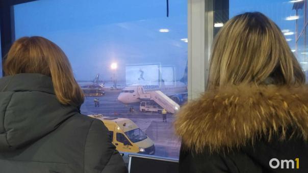 Из-за тумана в Омске снова массово задерживаются рейсы в аэропорту