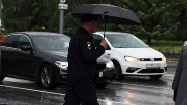 Москву накроет циклон: дожди до конца октября, +8° в выходные