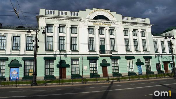 «Колоссальное удовольствие»: Павел Воля погулял по Омску перед концертом