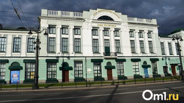 «Колоссальное удовольствие»: Павел Воля погулял по Омску перед концертом