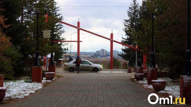 В омском парке установили музыкальные инструменты: на них можно сыграть
