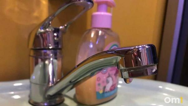 Часть омичей сегодня осталась без воды из-за прорыва водопровода