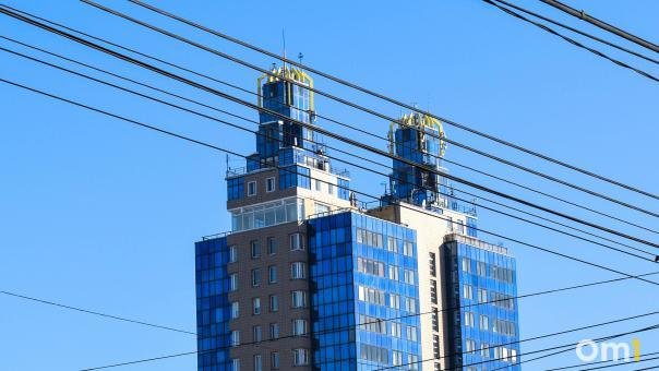 Полиция Новосибирска ищет подростков, взломавших двери на крышу 25-этажки на улице Семьи Шамшиных