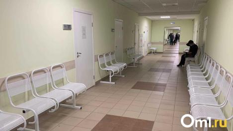 В Омске женщина неделю жила дома с инсультом